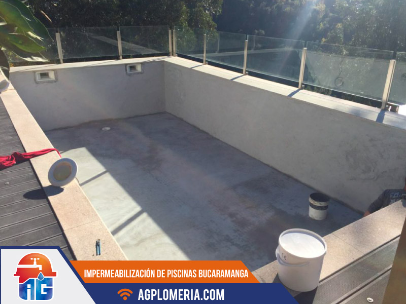Impermeabilización de aplicación en frio en piscinas en Bucaramanga